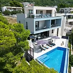 Luxury Basak With Infinity Pool And Sea View *