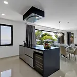 ヴィラ Luxury Basak With Infinity Pool And Sea View