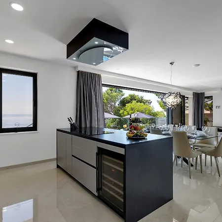 וילה Luxury Basak With Infinity Pool And Sea View