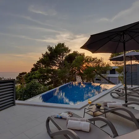 Luxury Basak With Infinity Pool And Sea View * マカルスカ