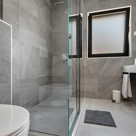 Luxury Basak With Infinity Pool And Sea View וילה