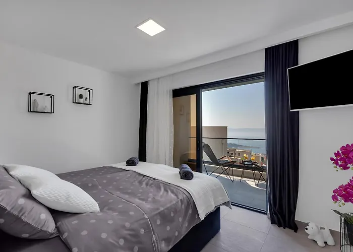 Luxury Basak With Infinity Pool And Sea View Makarska