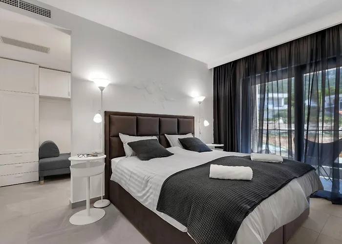 Villa Luxury Basak With Infinity Pool And Sea View